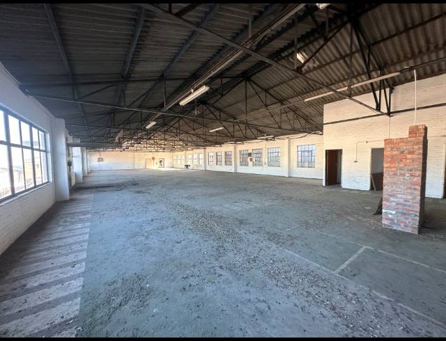 2,468M² WAREHOUSE TO LET IN PAARDEN EILAND